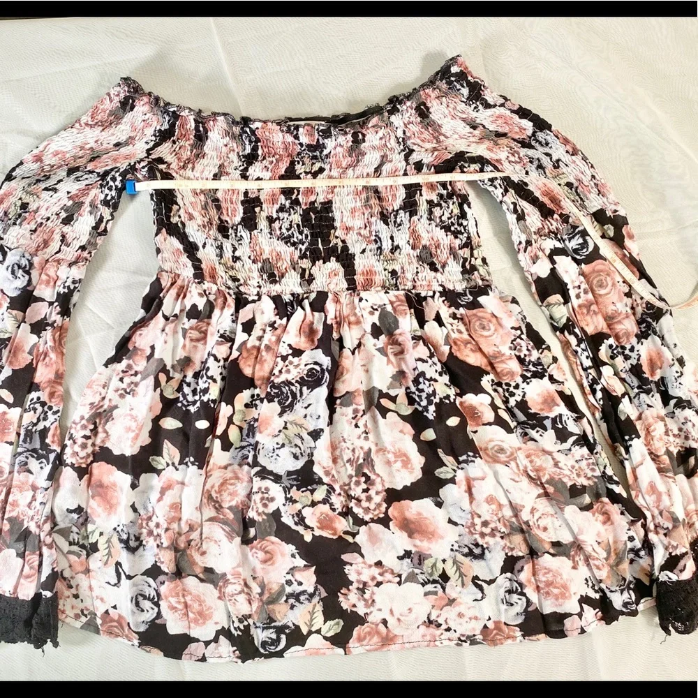 Clover+scout Off shoulder blouse size M - Picture 3 of 6